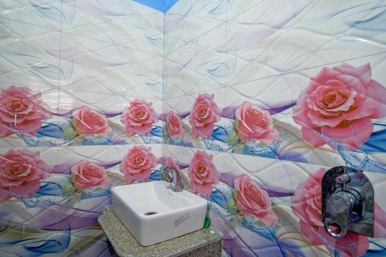 Hotel Blue Abedin Колката Екстериор снимка